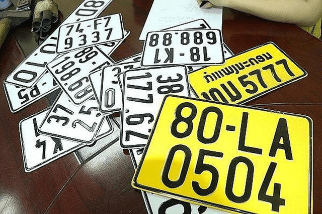 Nhận biển số xe tại cơ quan có thẩm quyền