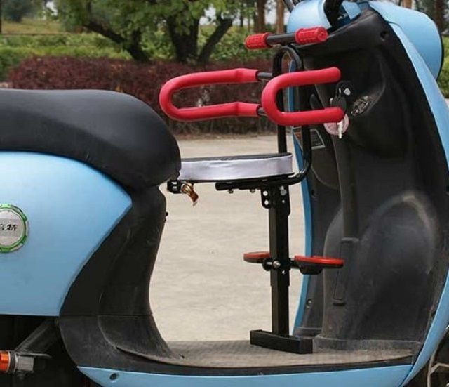 Ghế ngồi xe máy cho bé loại nào tốt và an toàn 3 Ghế ngồi xe máy cho bé trên xe máy tay ga bằng inox không có tựa lưng