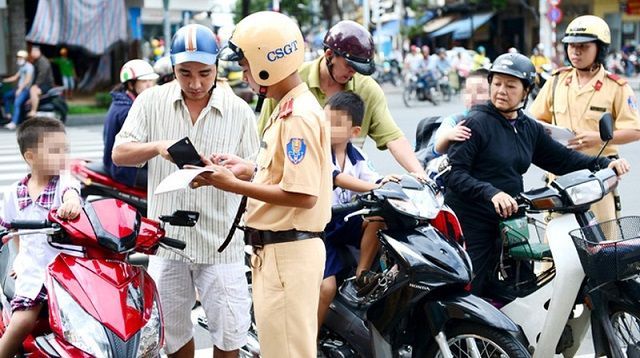 Đi xe máy không có bằng lái xe bị phạt bao nhiêu tiền? 1 Quy định không có bằng lái xe máy phạt bao nhiêu tiền?