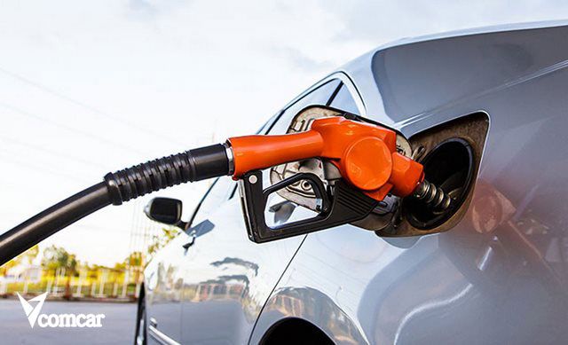 Sách hướng dẫn sử dụng xe ô tô: Tài liệu quan trọng cần đọc 4 Ảnh 3: Lựa chọn nhiên liệu đúng với yêu cầu động cơ xe