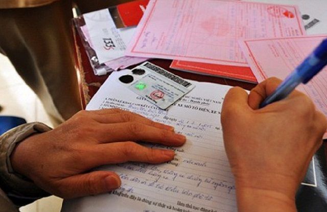 Bảng tính chi phí mua xe máy trả góp 3 Khi mua xe máy trả góp giấy tờ vô cùng đơn giản và dễ dàng