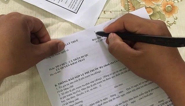 Mẫu hợp đồng mua bán xe máy đúng quy định pháp luật hiện nay 3 Chứng thực theo đúng quy định pháp luật Việt Nam