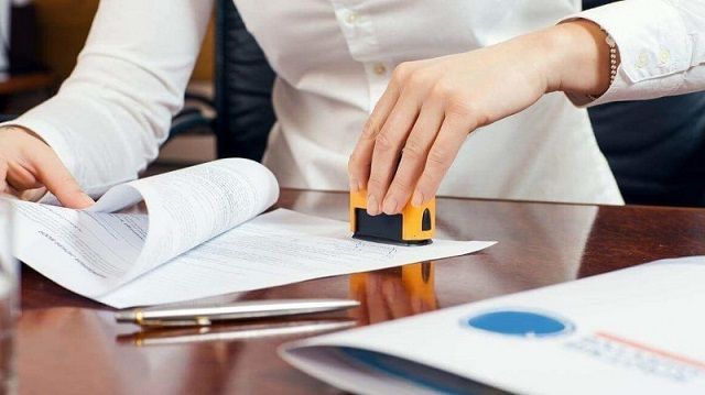 Mẫu hợp đồng mua bán xe máy đúng quy định pháp luật hiện nay 10 Nhằm đối chiếu trước khi ghi lời chứng